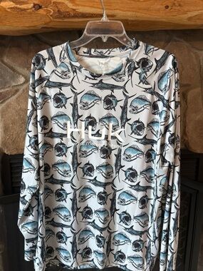 Huk Men’s White & Blue Fish-Print Performance Long-Sleeve Top